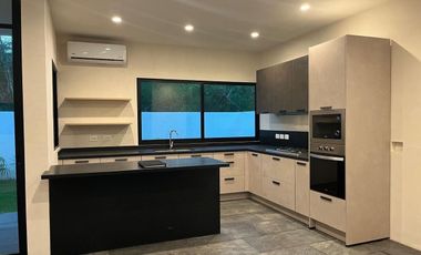Casa en venta en Privada en  ZONA COUNTRY CLUB en Mérida Yucatán.