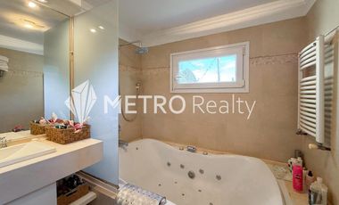 Casa en Venta 8 ambientes, San Isidro Con Pileta