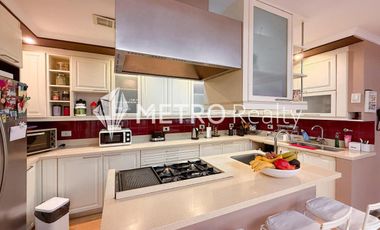 Casa en Venta 8 ambientes, San Isidro Con Pileta