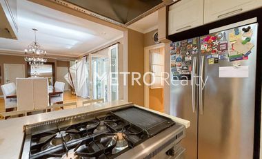 Casa en Venta 8 ambientes, San Isidro Con Pileta