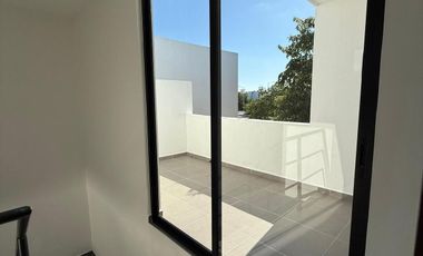 CASA EN VENTA EN PRIVADA EN CONKAL