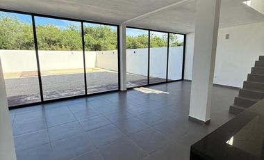CASA EN VENTA EN PRIVADA EN CONKAL