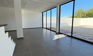CASA EN VENTA EN PRIVADA EN CONKAL
