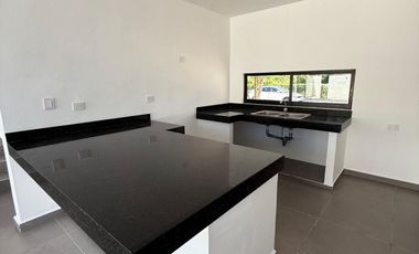 CASA EN VENTA EN PRIVADA EN CONKAL