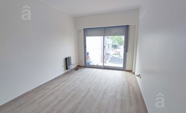 Departamento reciclado en alquiler - Villa Ballester -