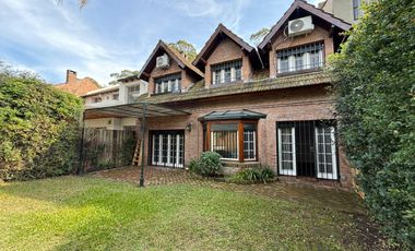 Casa en  Alquiler