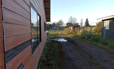 EN VENTA AMPLIA CASA MÁS UNA CABAÑA, PICHIRROPULLI, $ 93 MILLONES