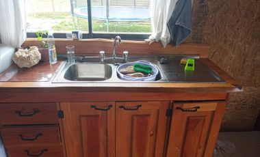 EN VENTA AMPLIA CASA MÁS UNA CABAÑA, PICHIRROPULLI, $ 93 MILLONES