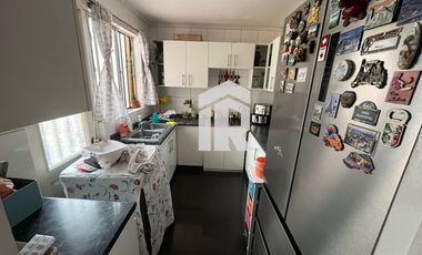 Venta casa en El Palomar frente a Santa Isabel