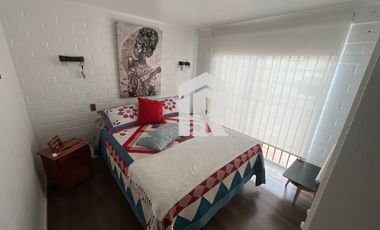 Venta casa en El Palomar frente a Santa Isabel
