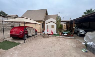 Venta casa en El Palomar frente a Santa Isabel