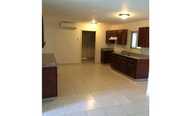 CASA DUPLEX EN CLAYTON 4REC 2B 235M2 SOLO AIRES Y CALENTADOR