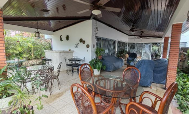 SAN FRANCISCO / 514M / PISCINA /  3 HABITACION + CUARTO Y B. SERVICIO