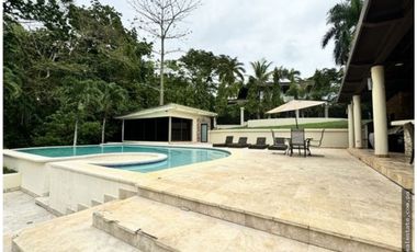 ALQUILER CASA EN CLAYTON AMOBLADA CON PISCINA MLD