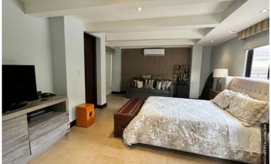 ALQUILER CASA EN CLAYTON AMOBLADA CON PISCINA MLD