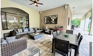 ALQUILER CASA EN CLAYTON AMOBLADA CON PISCINA MLD