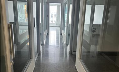 CALLE 50 / OFICINA / TORRE GLOBAL BANK / 131M / AMOBLADA /DIVISIONES