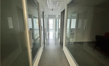 CALLE 50 / OFICINA / TORRE GLOBAL BANK / 131M / AMOBLADA /DIVISIONES