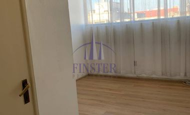 Finster Vende Amplio departamento Estación Central