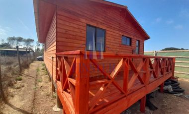 linda casa nueva con vista a praderas en Quintero