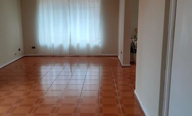 Arriendo amplia casa Machali 4D 2B