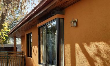 Arriendo amplia casa Machali 4D 2B
