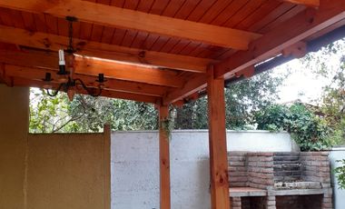 Arriendo amplia casa Machali 4D 2B