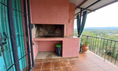SE VENDE COMPLEJO EN CARLOS PAZ EXELENTE CONSTRUCCION