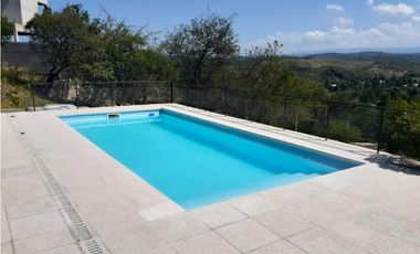 SE VENDE COMPLEJO EN CARLOS PAZ EXELENTE CONSTRUCCION