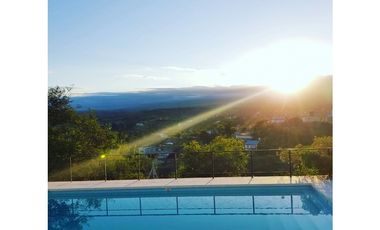 SE VENDE COMPLEJO EN CARLOS PAZ EXELENTE CONSTRUCCION
