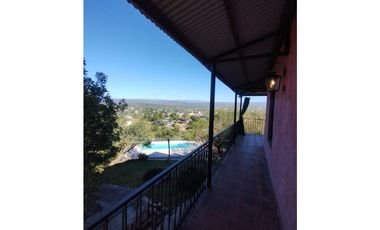 SE VENDE COMPLEJO EN CARLOS PAZ EXELENTE CONSTRUCCION
