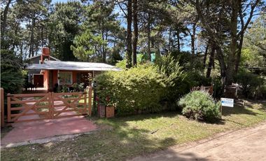 CASA EN VENTA EN VALERIA DEL MAR - PERMUTA POR DEPTO EN AVELLANEDA