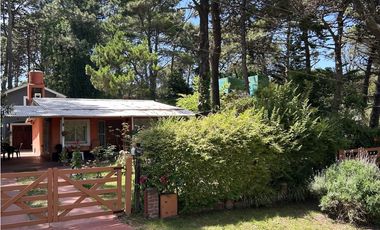 CASA EN VENTA EN VALERIA DEL MAR - PERMUTA POR DEPTO EN AVELLANEDA