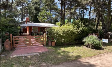 CASA EN VENTA EN VALERIA DEL MAR - PERMUTA POR DEPTO EN AVELLANEDA