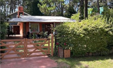 CASA EN VENTA EN VALERIA DEL MAR - PERMUTA POR DEPTO EN AVELLANEDA