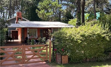 CASA EN VENTA EN VALERIA DEL MAR - PERMUTA POR DEPTO EN AVELLANEDA