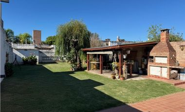 Casa 3 dorm Amplio Patio cerca de P Sarmiento