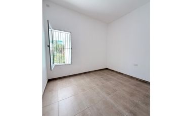 Venta Casa 2 Dormitorios Patio y Cochera Zona Hipodromo