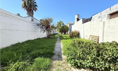 Venta Casa 2 Dormitorios Patio y Cochera Zona Hipodromo