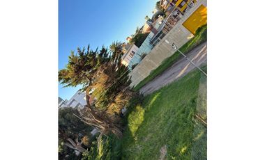 Venta excelente Lote de 480 m2 salida a 2 calles a 50 mts. de la playa