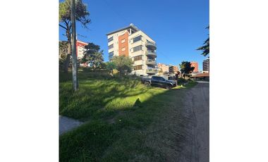 Venta excelente Lote de 480 m2 salida a 2 calles a 50 mts. de la playa