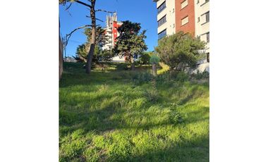 Venta excelente Lote de 480 m2 salida a 2 calles a 50 mts. de la playa