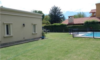 INKASA INMOBILIARIA- VENDE CASA EN ZONA RESIDENCIAL