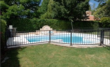 INKASA INMOBILIARIA- VENDE CASA EN ZONA RESIDENCIAL