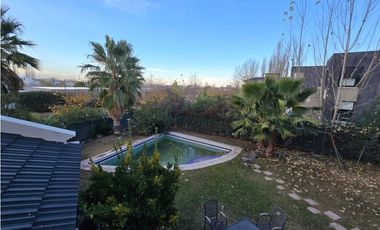 INKASA INMOBILIARIA - VENDE CASA  EN BARRIO PRIVADO -  MAIPU