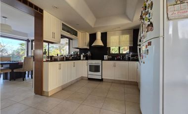 INKASA INMOBILIARIA - VENDE CASA  EN BARRIO PRIVADO -  MAIPU