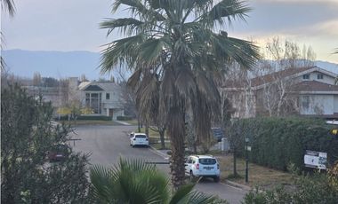 INKASA INMOBILIARIA - VENDE CASA  EN BARRIO PRIVADO -  MAIPU