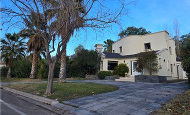 INKASA INMOBILIARIA - VENDE CASA  EN BARRIO PRIVADO -  MAIPU