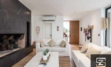 Casa en venta de 4 dormitorios c/ cochera en Costa Esmeralda