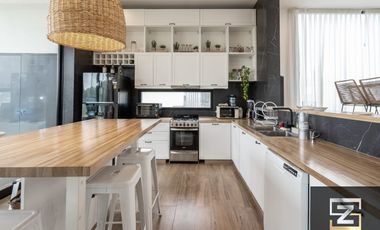 Casa en venta de 4 dormitorios c/ cochera en Costa Esmeralda